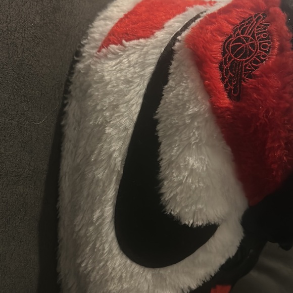 These are Jordan 1’s fuzzy, cozy, house shoes for the sneaker head in you. - Picture 10 of 10